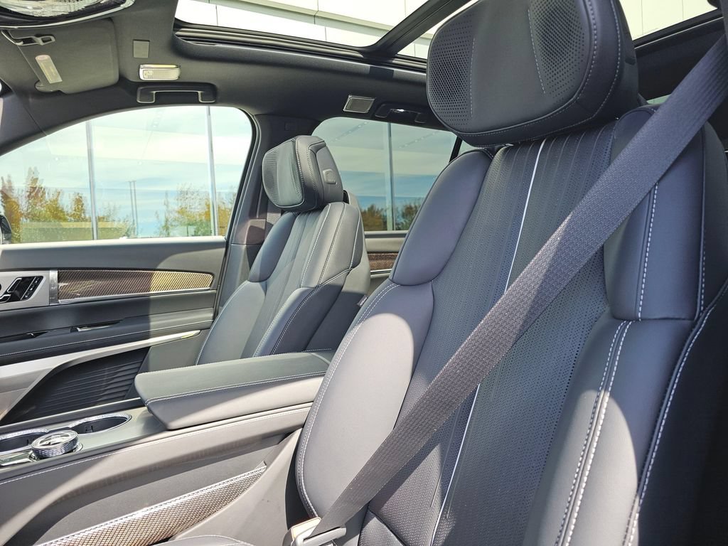 New 2027 Cadillac Vistiq Luxury AWD/4WD image 25