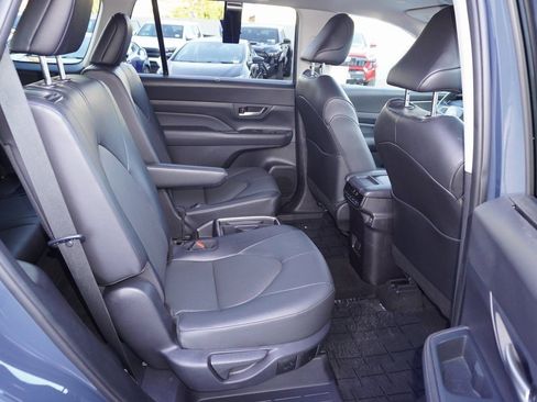 Certified 2025 Toyota Grand Highlander FWD image 8
