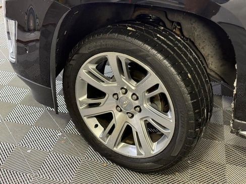 Used 2018 Cadillac Escalade Luxury image 12