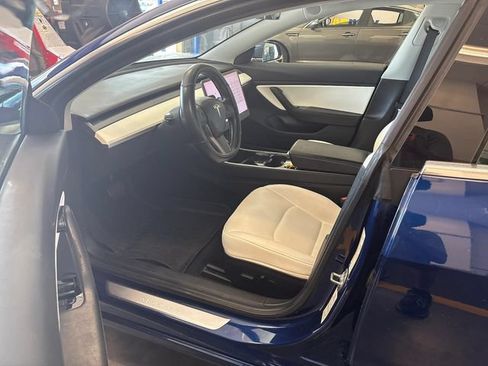 Used 2019 Tesla Model 3 Standard Range Plus RWD image 4
