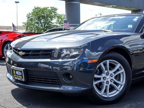 Used 2015 Chevrolet Camaro LT RWD image 2