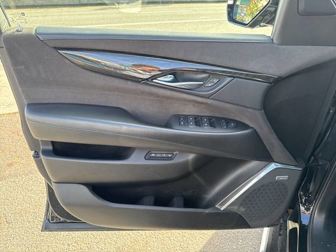 Used 2016 Cadillac Escalade ESV Platinum image 35