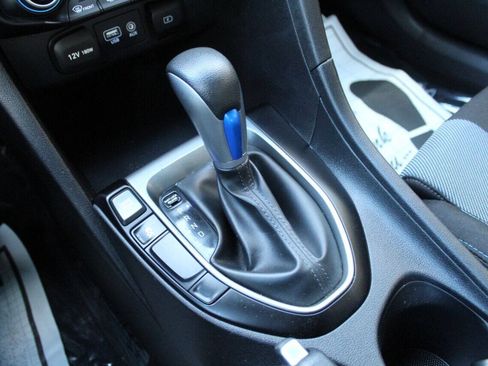 Used 2019 Hyundai Veloster 2.0 FWD image 23