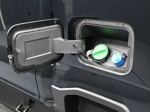 Used 2025 Ford F250 Platinum w/ Platinum Plus Package image 31