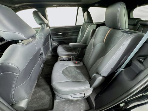 Certified 2025 Toyota Grand Highlander AWD Hybrid image 18