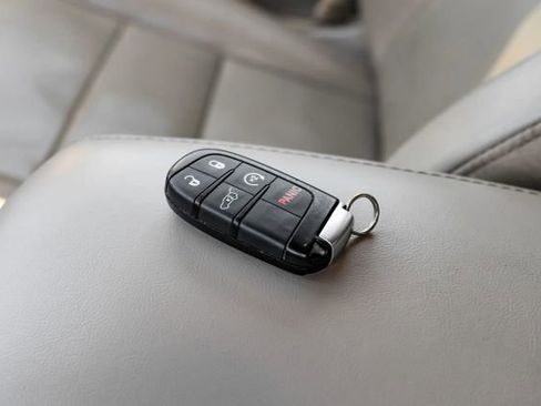 Used 2021 Jeep Grand Cherokee Limited w/ Luxury Group II AWD/4WD image 68