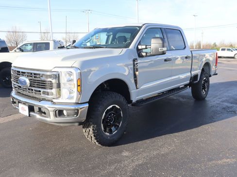 New 2026 Ford F250 XLT w/ Tremor Off-Road Package image 9