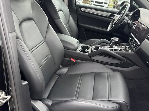 Certified 2023 Porsche Cayenne Platinum Edition AWD/4WD image 19