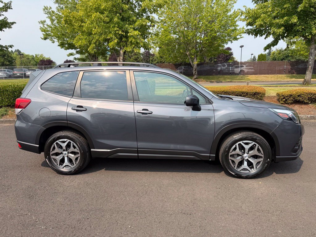 Used 2022 Subaru Forester Premium AWD/4WD image 8