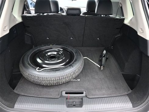 Certified 2021 Nissan Rogue SV w/ Premium Package image 12