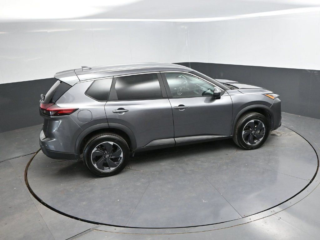 Used 2024 Nissan Rogue SV FWD image 27
