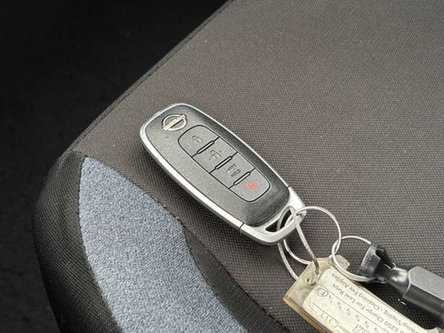 Used 2025 Nissan Versa SV w/ Trunk Package image 21