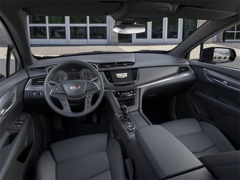 New 2026 Cadillac XT5 Luxury w/ LPO, ONYX Package image 15
