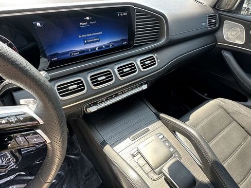 Certified 2024 Mercedes-Benz GLS 580 4MATIC image 31
