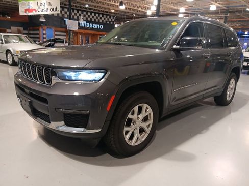Used 2023 Jeep Grand Cherokee L Limited AWD/4WD image 5