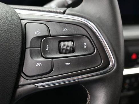 Used 2025 Buick Encore GX Preferred AWD/4WD image 23