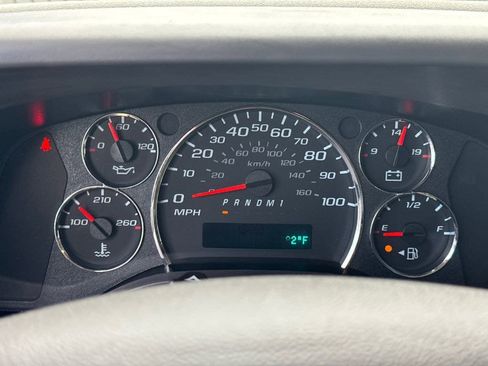 New 2025 Chevrolet Express 3500 w/ Driver Convenience Package RWD image 21
