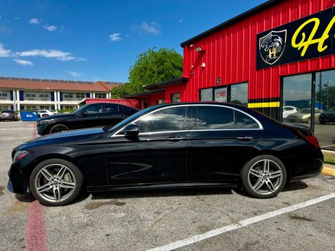 Used 2018 Mercedes-Benz E 300 w/ Premium 1 Package image 9