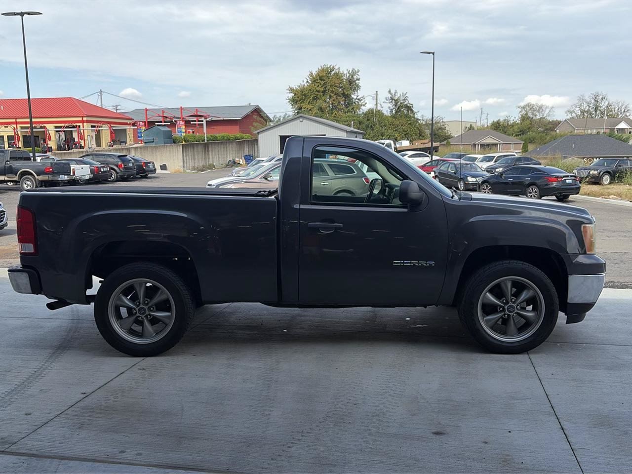Used 2010 GMC Sierra 1500 SLE RWD image 6