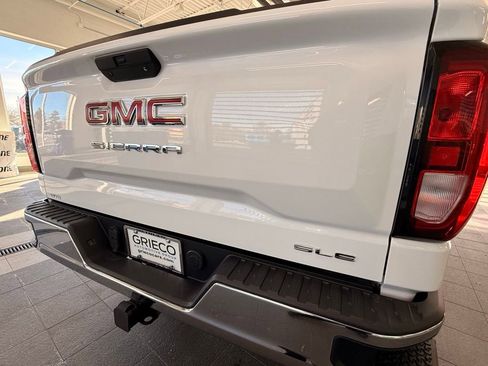 Used 2020 GMC Sierra 1500 SLE w/ SLE Value Package image 11