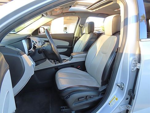 Used 2011 Chevrolet Equinox LTZ image 9