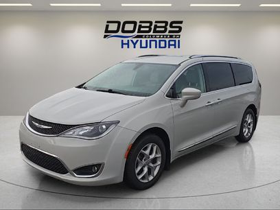 Used 2017 Chrysler Pacifica Touring-L Plus w/ Tire & Wheel Group