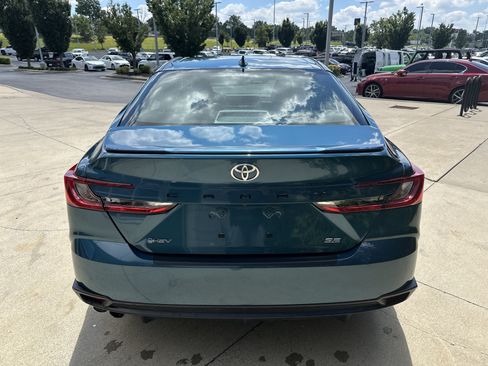 Used 2025 Toyota Camry SE FWD image 8