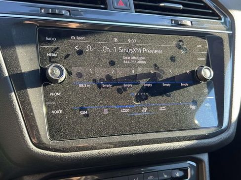 Certified 2021 Volkswagen Tiguan SE R-Line image 29