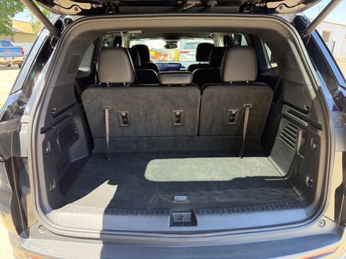 Used 2025 Buick Enclave Preferred FWD image 36