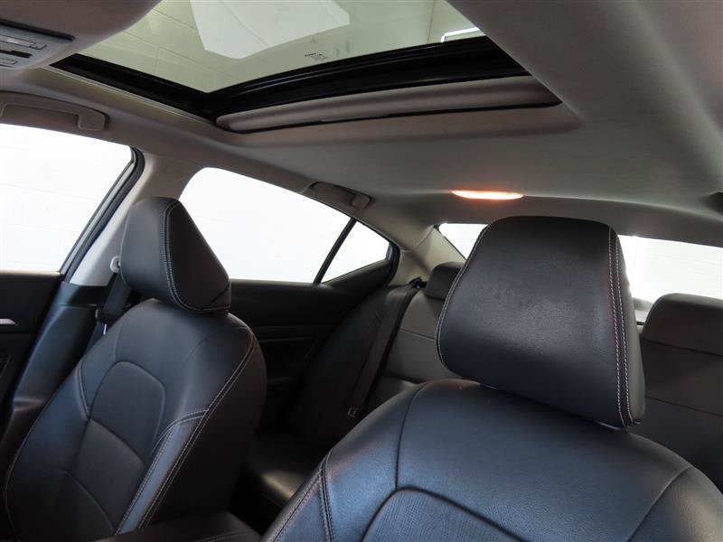 Used 2022 Nissan Altima 2.5 SL FWD image 15