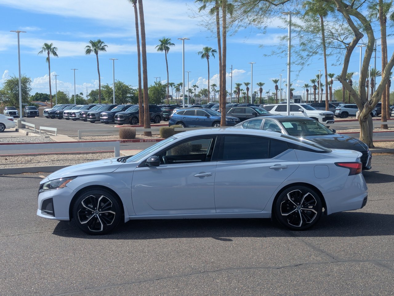 Certified 2023 Nissan Altima 2.5 SR FWD image 2