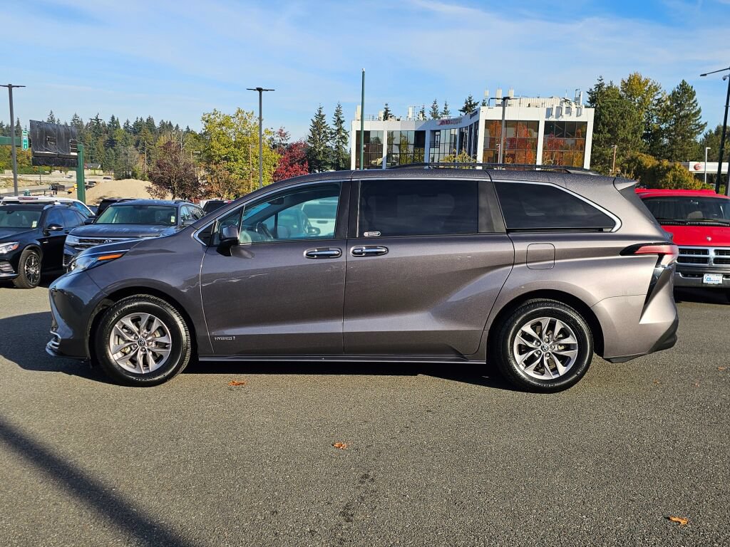 Used 2021 Toyota Sienna XLE FWD image 8