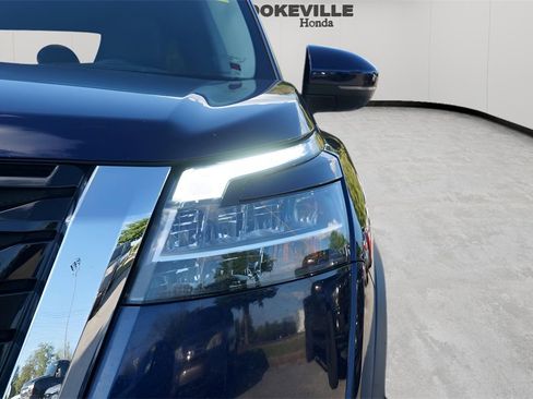 Used 2022 Nissan Pathfinder Platinum w/ Cargo Package image 4