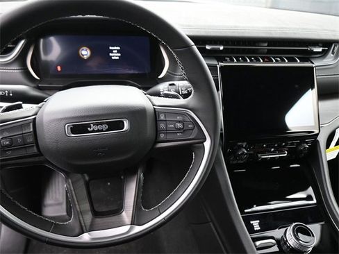 New 2025 Jeep Grand Cherokee Limited image 41