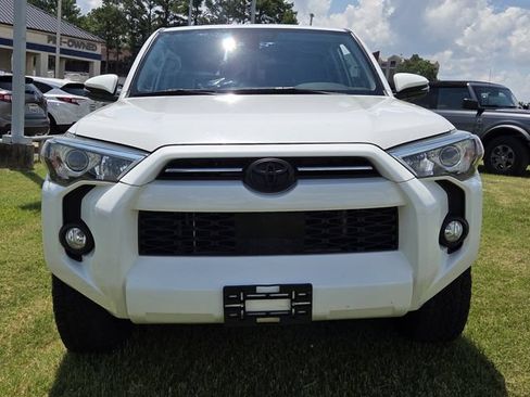 Used 2020 Toyota 4Runner SR5 Premium w/ Moonroof Package AWD/4WD image 2