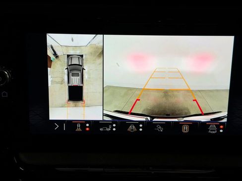 Certified 2025 GMC Sierra 1500 AT4 w/ AT4 Premium Package image 11