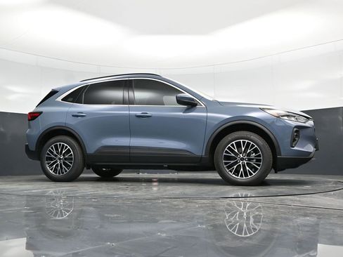 New 2026 Ford Escape SE FWD image 58