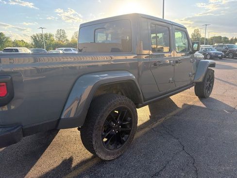 Used 2024 Jeep Gladiator Sport AWD/4WD image 6