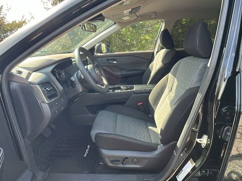 Certified 2023 Nissan Rogue SV AWD/4WD image 11