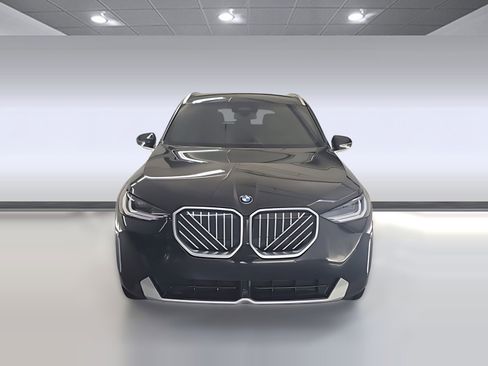 Used 2025 BMW X3 xDrive30i w/ Convenience Package image 2