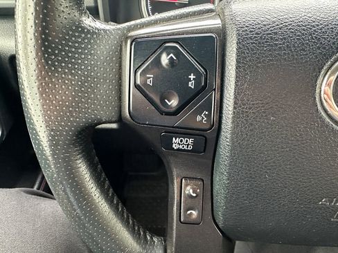 Used 2020 Toyota 4Runner TRD Off-Road Premium AWD/4WD image 20