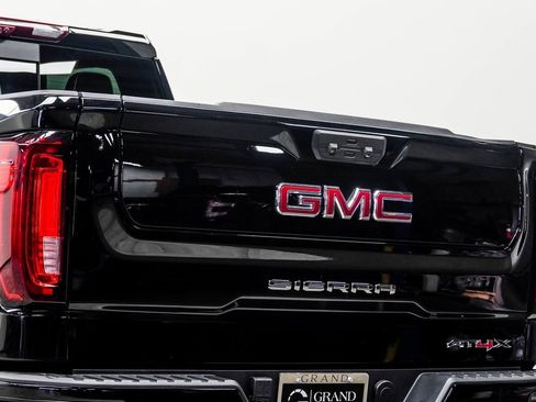 Used 2024 GMC Sierra 1500 AT4X image 14