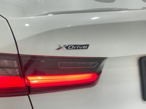 Used 2019 BMW 330i xDrive Sedan w/ Convenience Package image 40