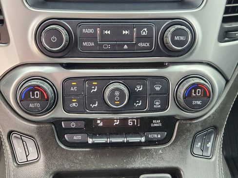 Used 2020 Chevrolet Suburban LT w/ RST Edition RWD image 13