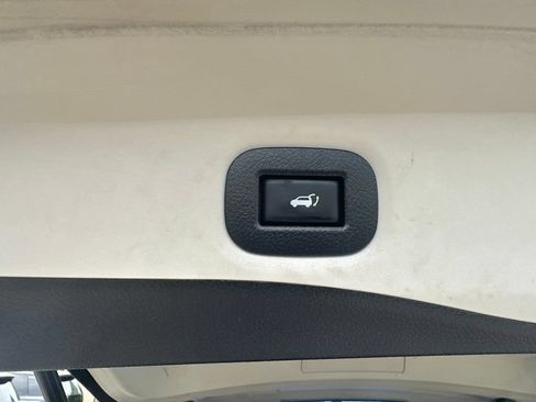 Used 2020 Nissan Rogue SV FWD image 35