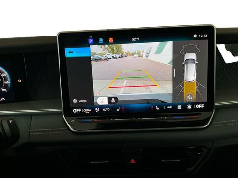 New 2025 Volkswagen Tiguan SE image 17