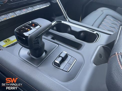 Used 2024 GMC Sierra 1500 AT4 w/ Technology Package image 25