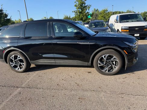 Used 2024 Lincoln Nautilus Premier w/ Equipment Group 102A AWD/4WD image 4