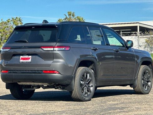 New 2025 Jeep Grand Cherokee Limited w/ MOPAR Finishing Package image 4