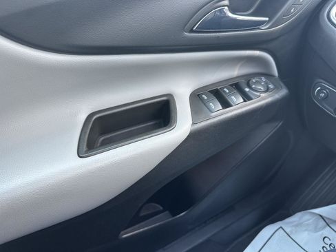 Certified 2023 Chevrolet Equinox LS FWD image 36